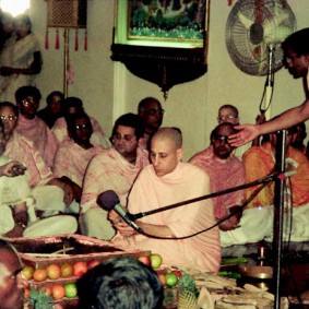 Radhanath Swami Maharaj 283x283 Radhanath Swami During Initiation Ceremony
