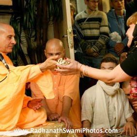 Radhanath Swami giving Initiation 283x283 Radhanath Swami In Moscow
