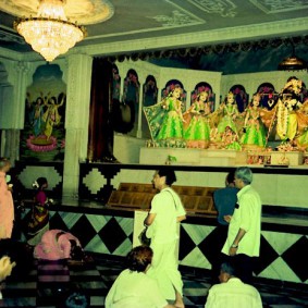 Radhanath Swami in Mayapur Temple 90440008 283x283 Radhanath Swami Praying to Lord
