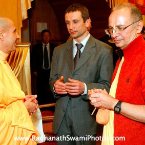 in central strategia moscow yatra march 2012 14 new 283x283 Radhanath Swami In Moscow