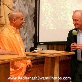 in central strategia moscow yatra march 2012 2 new 283x283 Radhanath Swami In Moscow