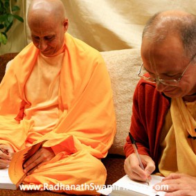 moscow book launch 7 new 283x283 Radhanath Swami In Moscow