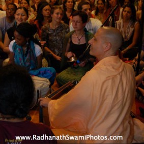 Screenshot20120502at2.04.06PM new 283x283 Radhanath Swami at Bhakti Center, New York