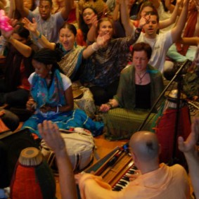 Screenshot20120502at2.05.17PM new 283x283 Radhanath Swami at Bhakti Center, New York