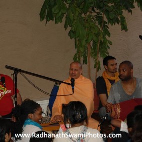 Screenshot20120502at2.06.39PM new 283x283 Radhanath Swami at Bhakti Center, New York