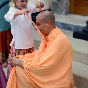 Swami Radhanath 648605624 Radhanath Swami 283x283 Radhanath Swami In New Dwarka, USA