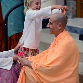 Radhanath Swami in New Dwarka 744936396 Radhanath Swami 283x283 Radhanath Swami In New Dwarka, USA