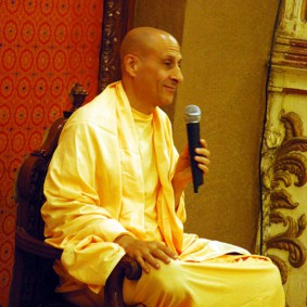 Swami Radhanath DSC 7817 Radhanath Swami 283x283 Harvard students Visiting Radhanath Swami