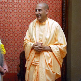 Swami Radhanath DSC 7854 Radhanath Swami 283x283 Harvard students Visiting Radhanath Swami