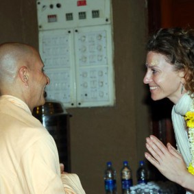 Radhanath Maharaj DSC 7871 Radhanath Swami 283x283 Harvard students Visiting Radhanath Swami
