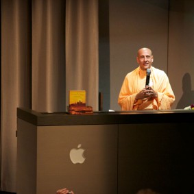 Radhanath Swami IMG 1979 Radhanath Swami 283x283 Radhanath Swami At Apple Inc.