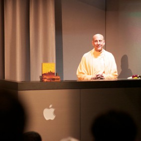 Radhanath Swami IMG 1987 Radhanath Swami 283x283 Radhanath Swami At Apple Inc.
