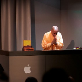 Swami Radhanath IMG 1989 Radhanath Swami 283x283 Radhanath Swami At Apple Inc.