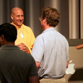 Radhanath Swami in Apple Inc, USA IMG 1995 Radhanath Swami 283x283 Radhanath Swami At Apple Inc.