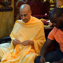 Radhanath Swami at ISKCON Chowpatty