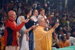 Radhanath Swami offering lamp2