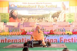 Radhanath Swami at Rishikesh3