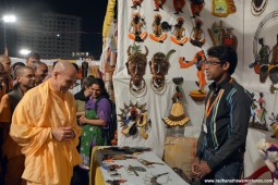 Radhanath Swami visiting stalls at Pandal5