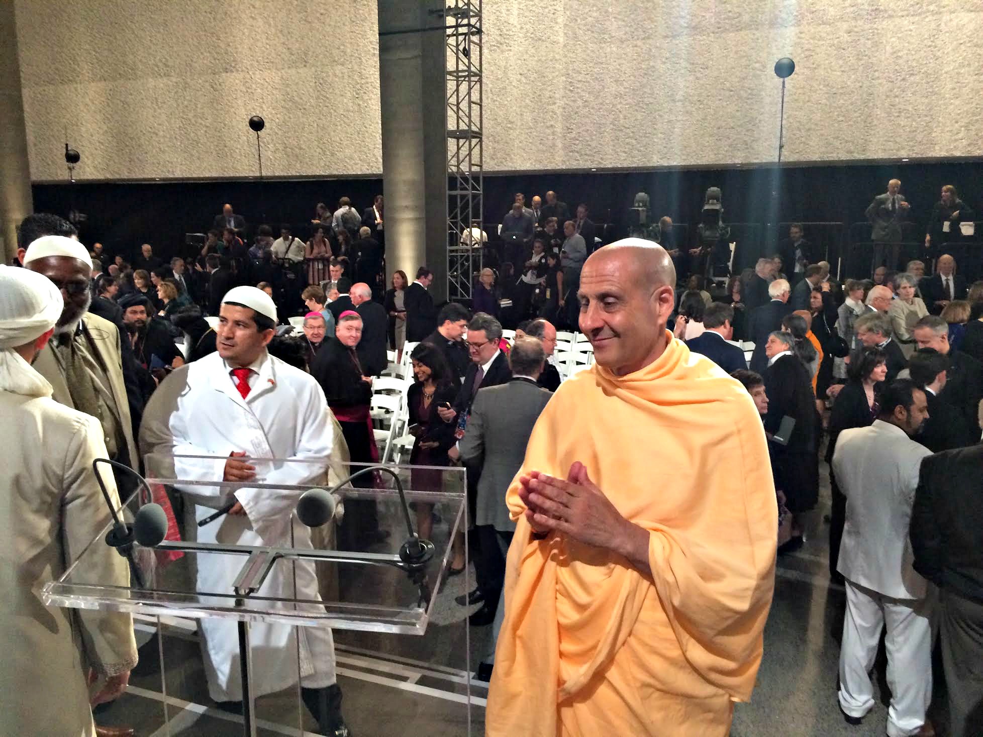 8-Radhanath-Swami-Attends-Pope-Francis-911-Memorial-Address-1