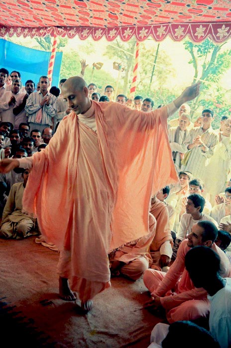 Radhanath Swami in Kirtan