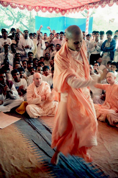Radhanath Swami in Kirtan