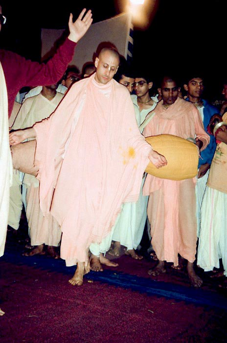 Radhanath Swami dances in a Kirtan