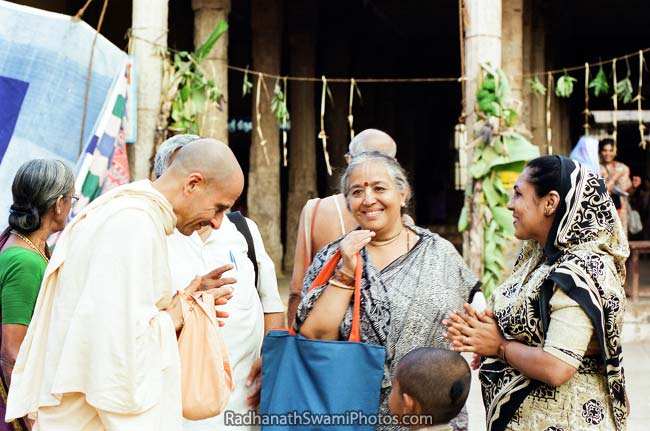 Radhanath Swami Greeting The Devotees
