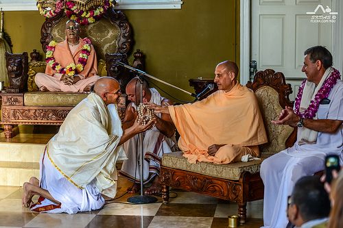 HH Radhanath Swami gives Harinaam Initiation