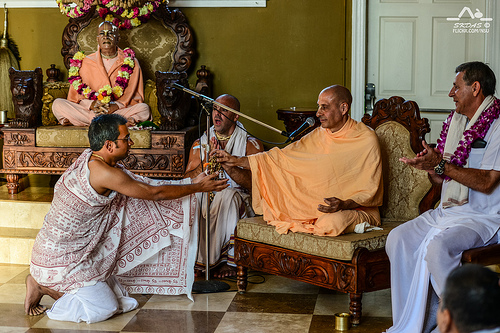 HH Radhanath Swami giving Initiation