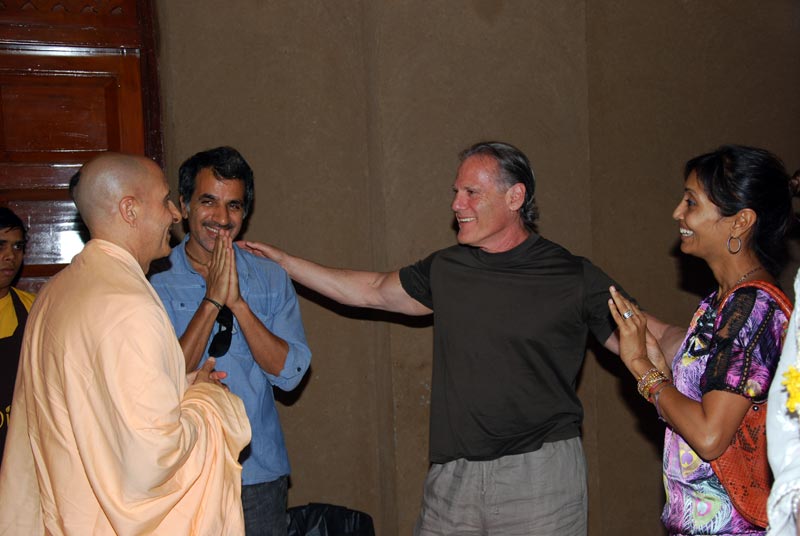 HH Radhanath Swami with Gary and Students of Harvard