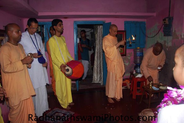 Radhanath Swami doing Arati for Srila Prabhupada