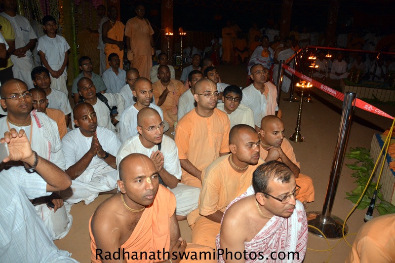 Devotees taking darshan of the Lord