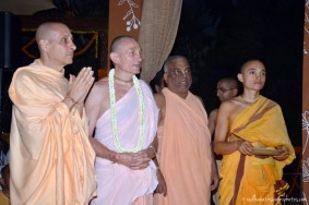 Radhanath Swami praying to Lord