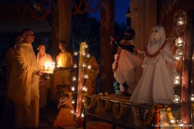 Radhanath Swami worshipping deities