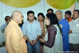 Radhanath Swami speaking to poonam mahajan