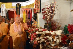 Radhanath Swami visiting stalls at Pandal3