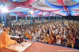 Talk by Radhanath Swami during Hampi Yatra