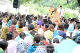 Talk by Radhanath Swami during Hampi Yatra