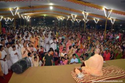 Kirtan by Radhanath Swami during udupi yatra