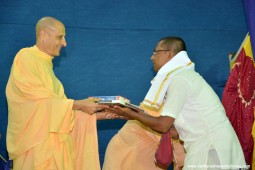 Talk by Radhanath Swami during Udupi yatra