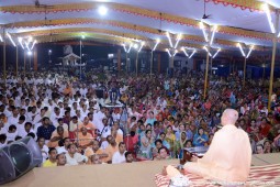 Talk by Radhanath Swami during Udupi yatra