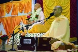 Talk by Radhanath Swami during Udupi yatra